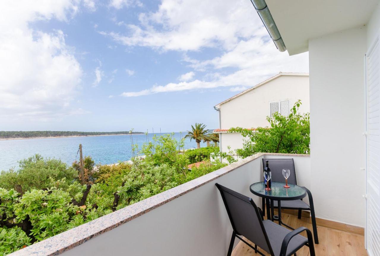 Apartments And Rooms Bianca Barbat na Rabu ภายนอก รูปภาพ