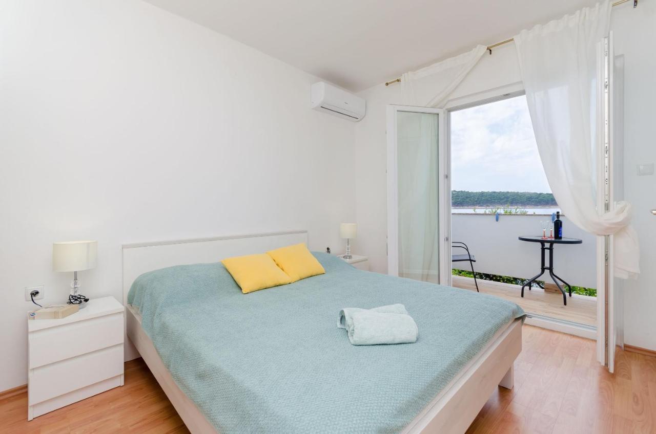Apartments And Rooms Bianca Barbat na Rabu ภายนอก รูปภาพ