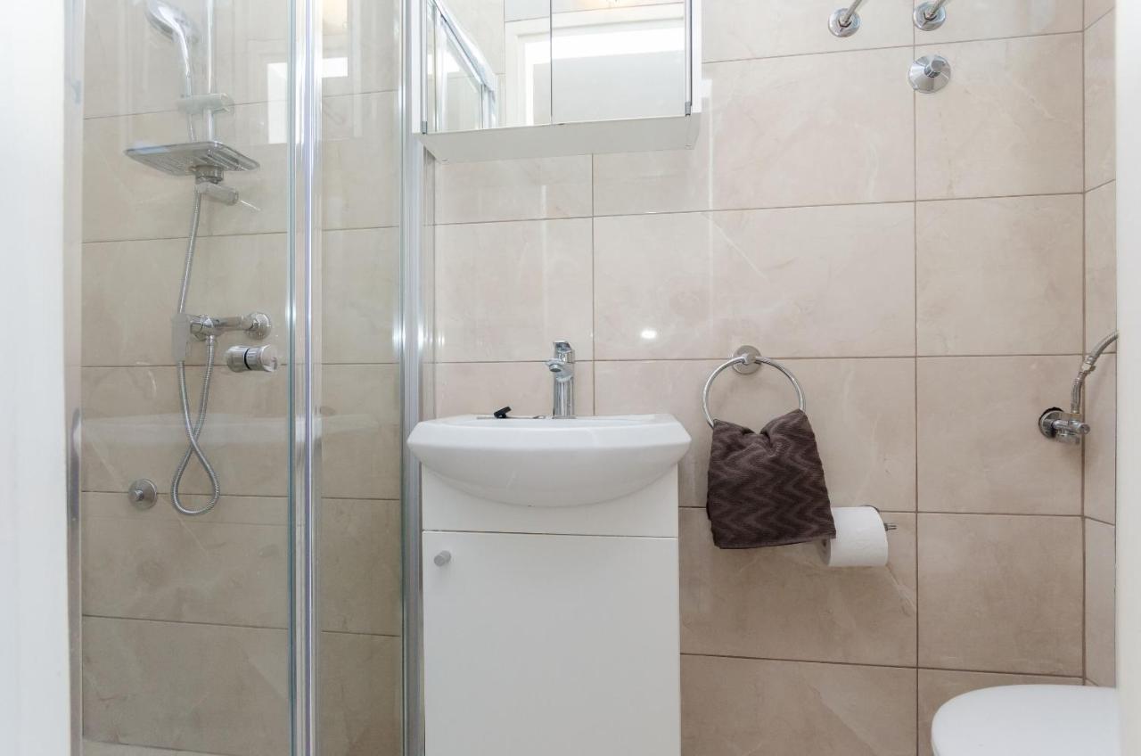 Apartments And Rooms Bianca Barbat na Rabu ภายนอก รูปภาพ