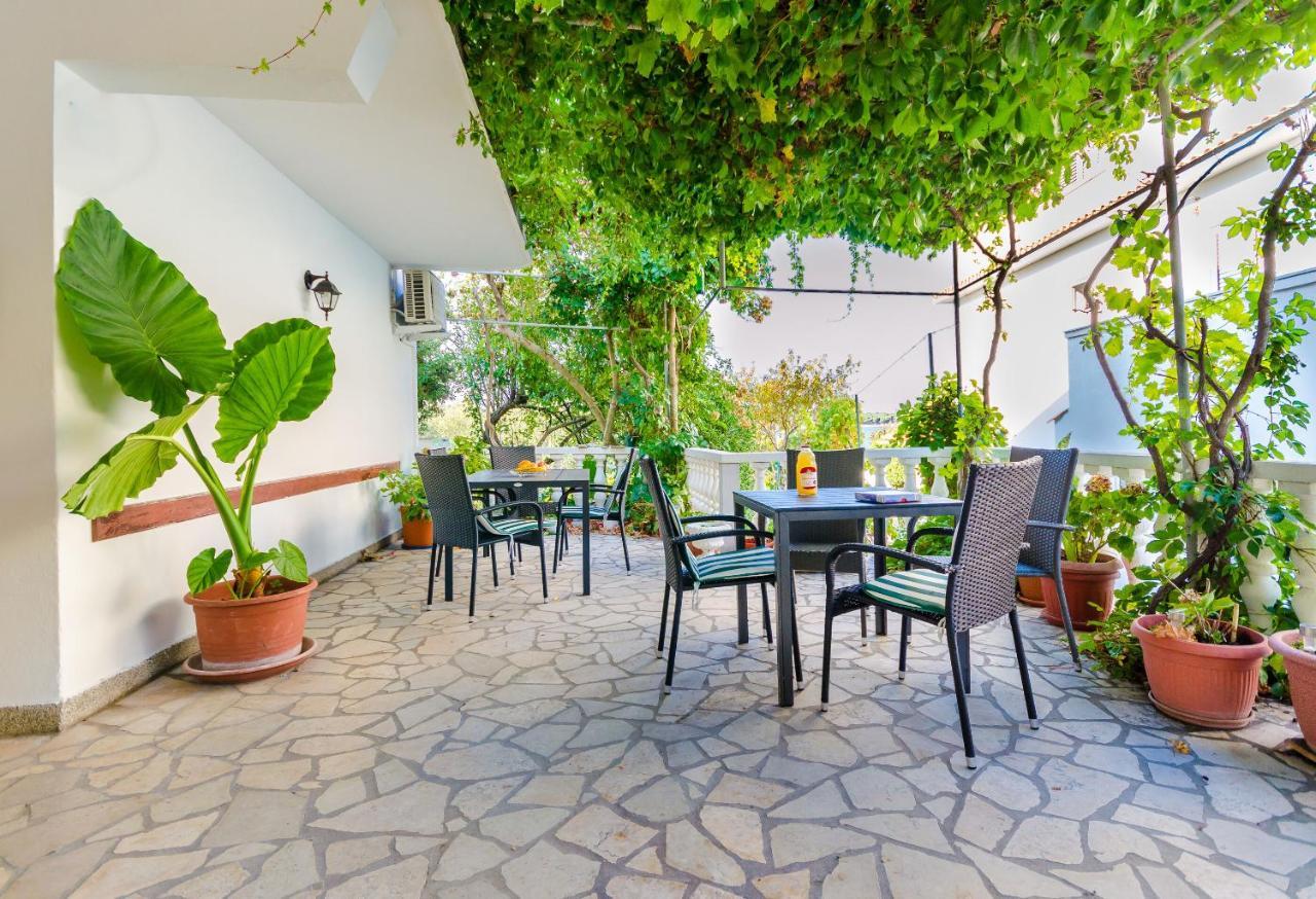 Apartments And Rooms Bianca Barbat na Rabu ภายนอก รูปภาพ