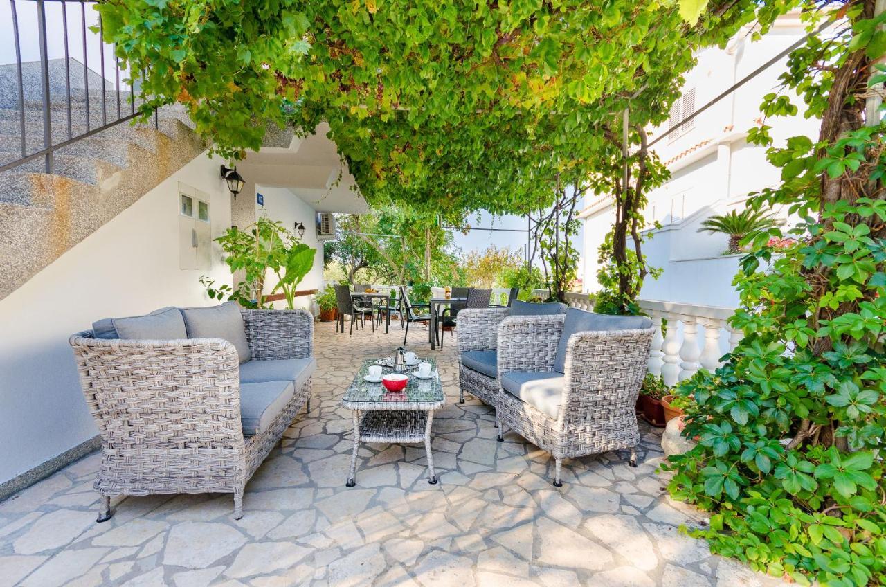 Apartments And Rooms Bianca Barbat na Rabu ภายนอก รูปภาพ