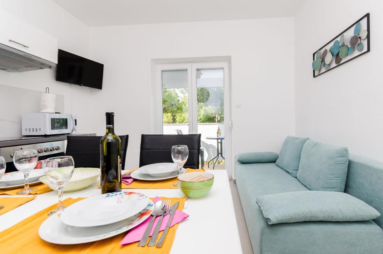 Apartments And Rooms Bianca Barbat na Rabu ภายนอก รูปภาพ