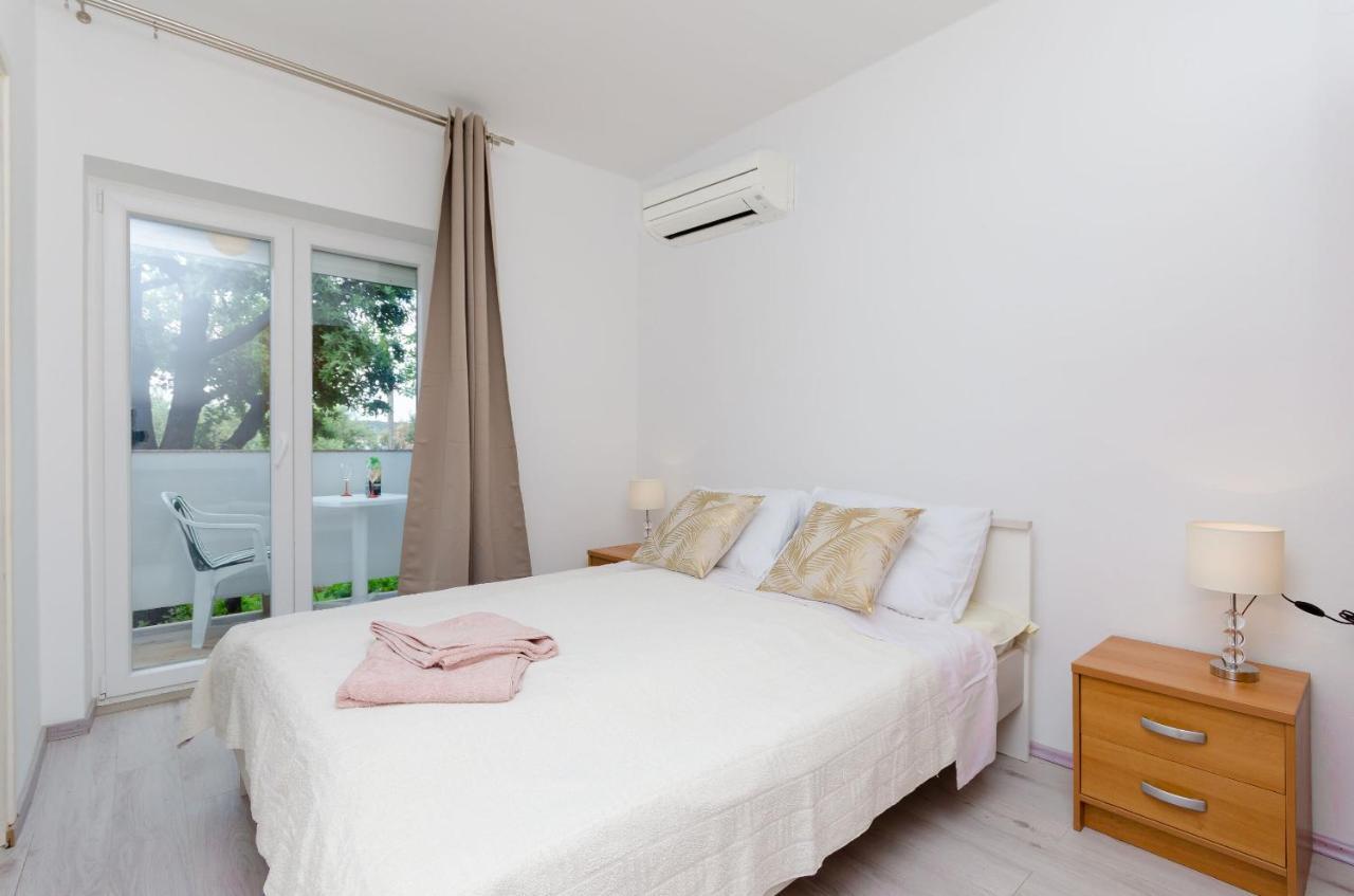 Apartments And Rooms Bianca Barbat na Rabu ภายนอก รูปภาพ