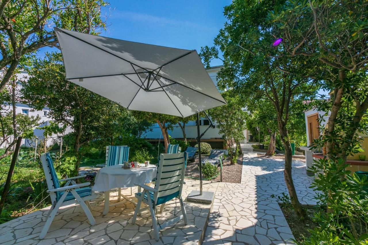 Apartments And Rooms Bianca Barbat na Rabu ภายนอก รูปภาพ