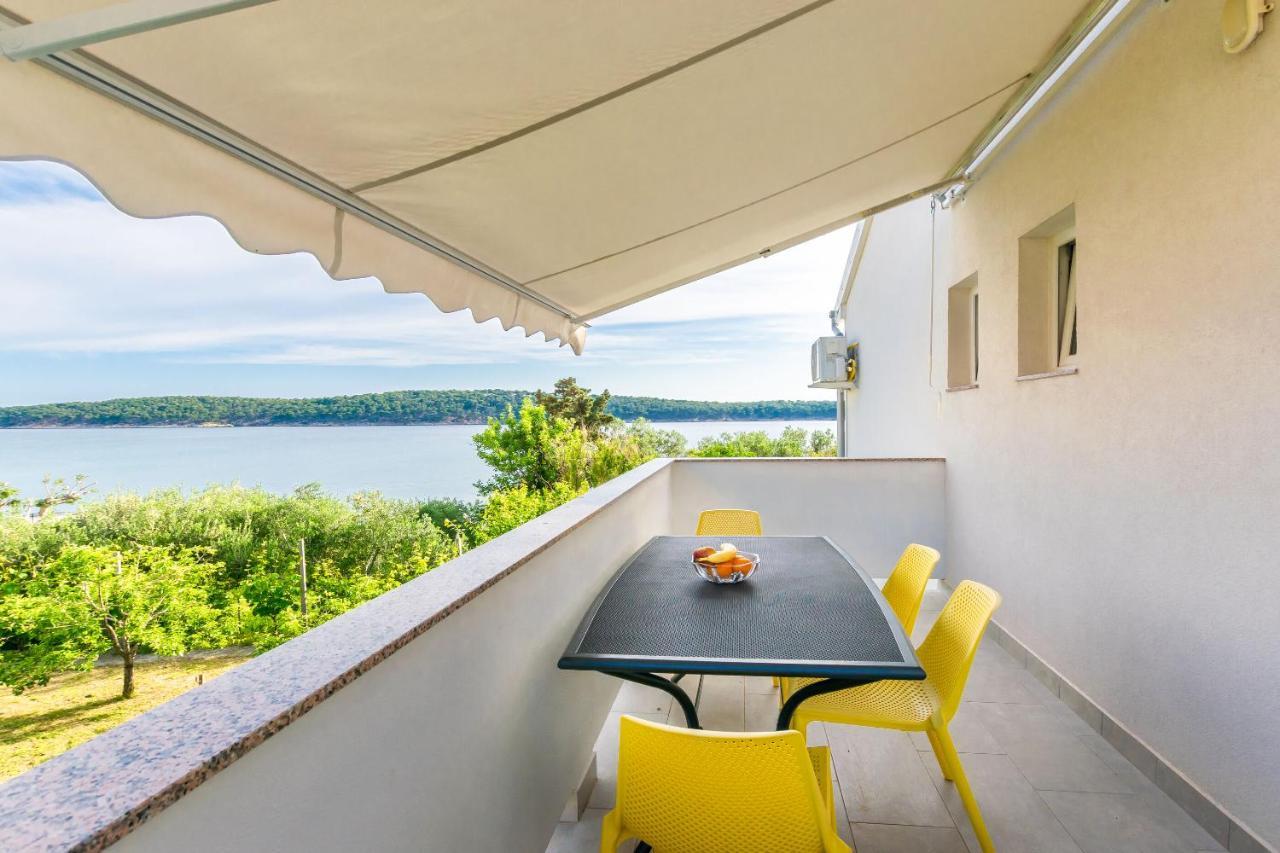 Apartments And Rooms Bianca Barbat na Rabu ภายนอก รูปภาพ