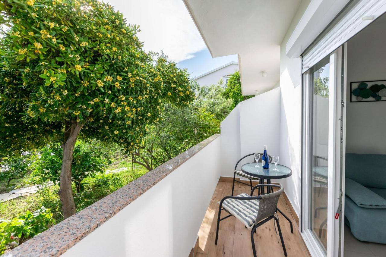 Apartments And Rooms Bianca Barbat na Rabu ภายนอก รูปภาพ