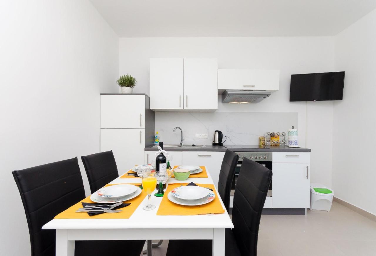 Apartments And Rooms Bianca Barbat na Rabu ภายนอก รูปภาพ